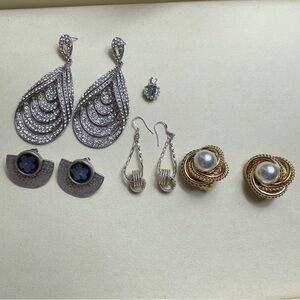 Jewelry Lot Earrings and 1 Pendant